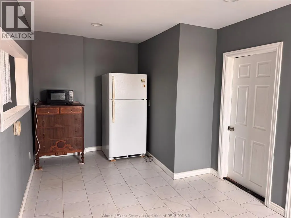 58 Talbot STREET North Unit# 2