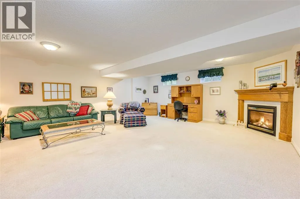 3125 BROOKSIDE CRESCENT
