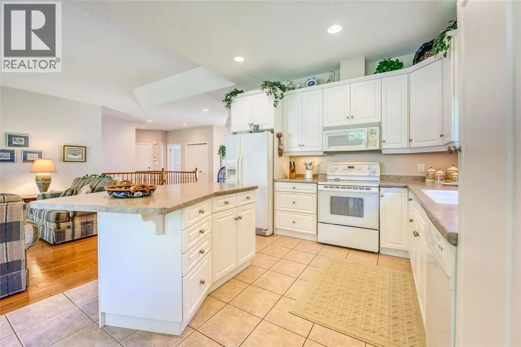3125 BROOKSIDE CRESCENT