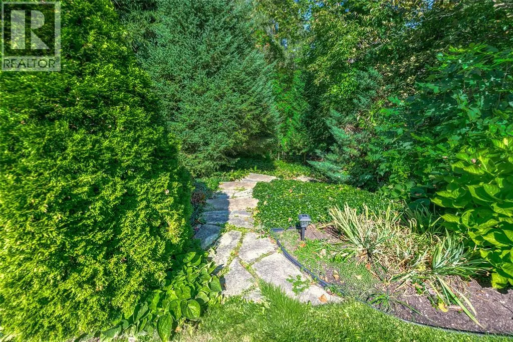 3125 BROOKSIDE CRESCENT