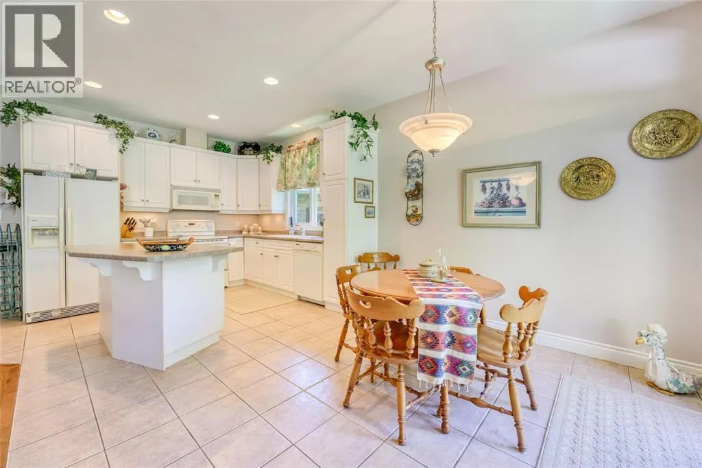 3125 BROOKSIDE CRESCENT