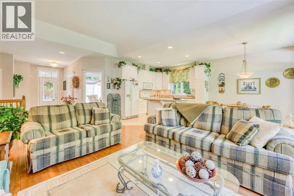 3125 BROOKSIDE CRESCENT