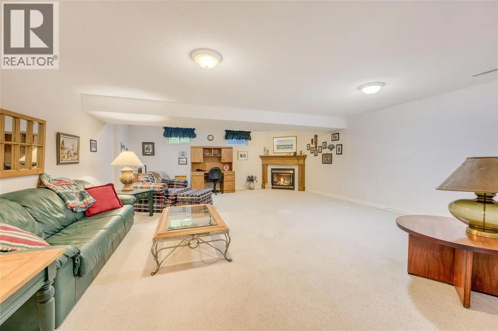 3125 BROOKSIDE CRESCENT