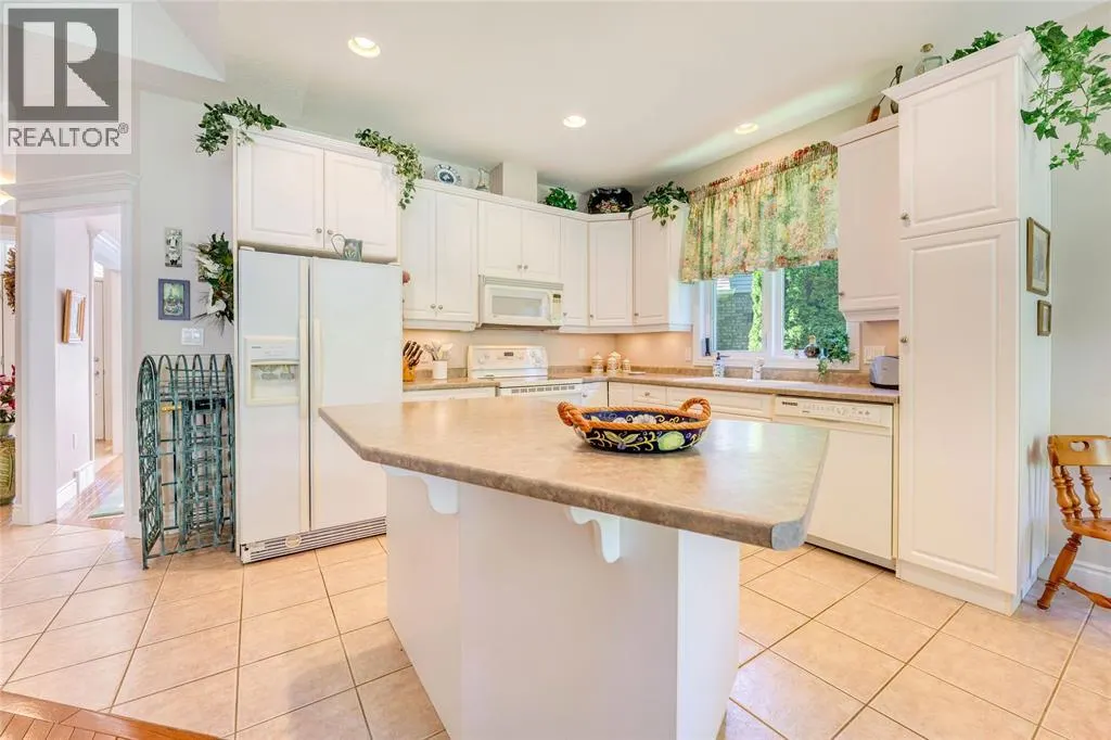 3125 BROOKSIDE CRESCENT