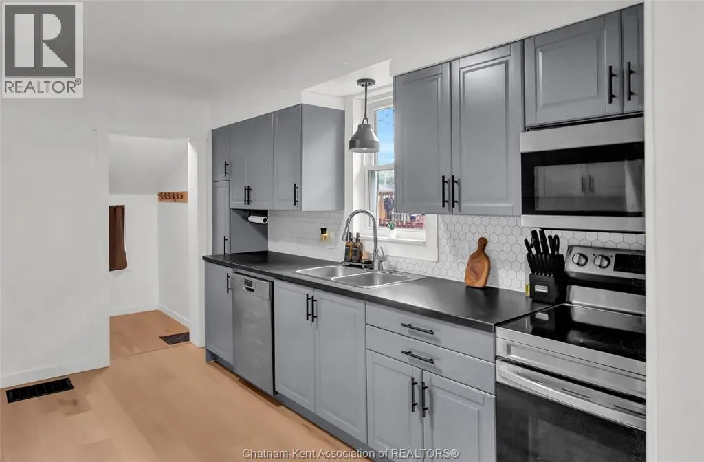 273 St Clair STREET