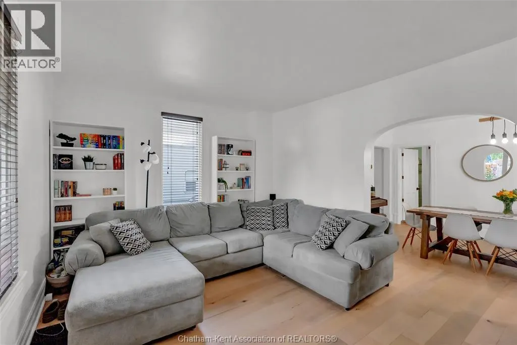 273 St Clair STREET