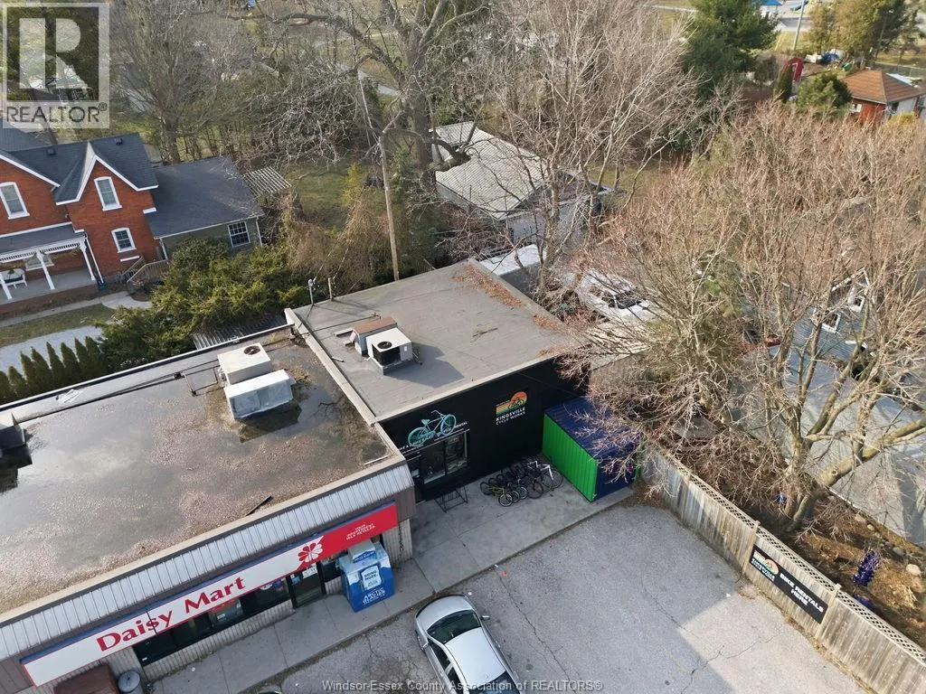 122 DIVISION STREET South