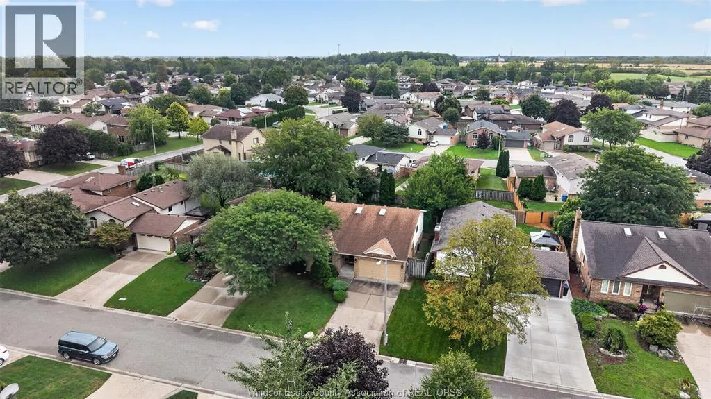 1946 LEPAIN CRESCENT