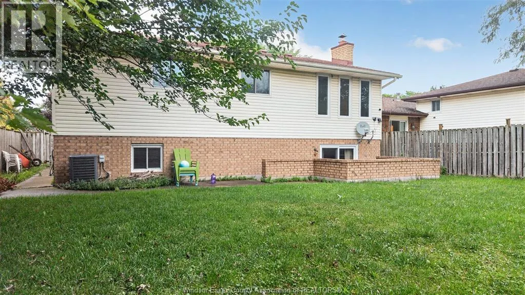 1946 LEPAIN CRESCENT