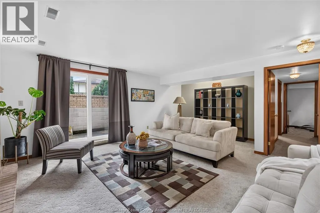 1946 LEPAIN CRESCENT