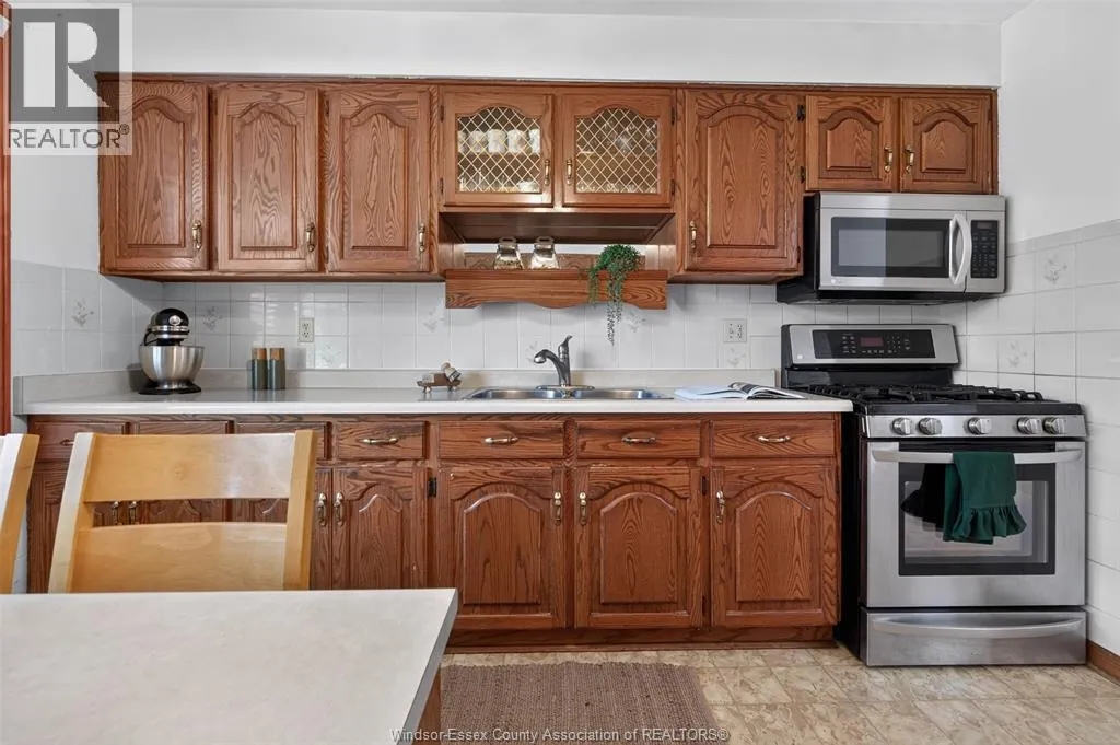 1946 LEPAIN CRESCENT