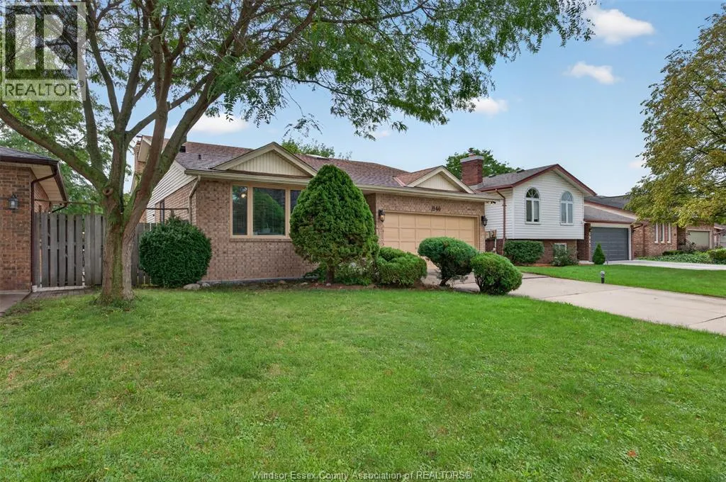 1946 LEPAIN CRESCENT