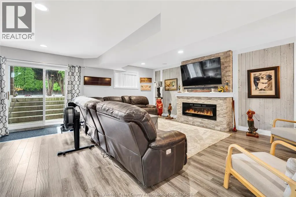 1371 MATTHEW CRESCENT