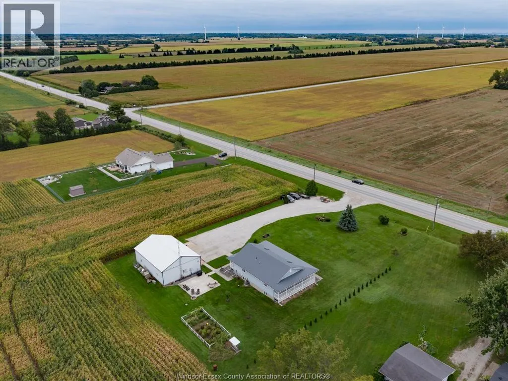 2208 COUNTY RD 20 West