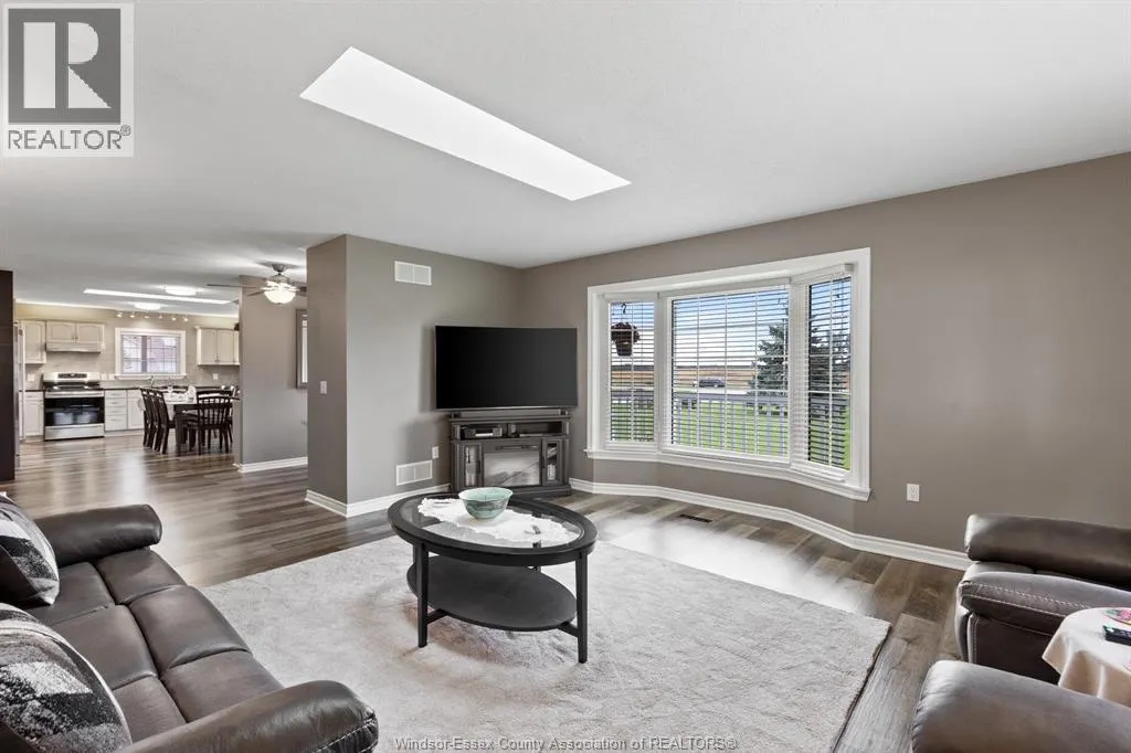 2208 COUNTY RD 20 West