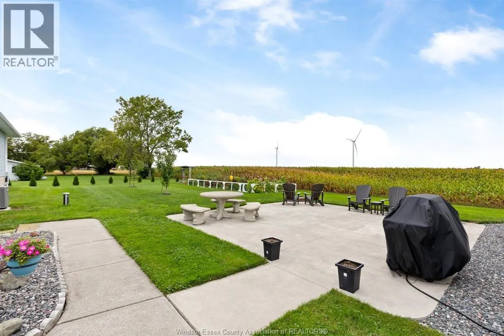 2208 COUNTY RD 20 West