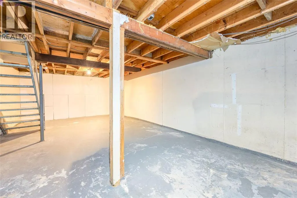 243 HAMPTON AVENUE Unit# 13