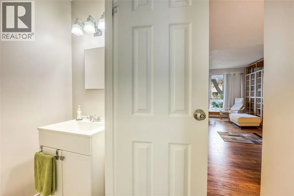 243 HAMPTON AVENUE Unit# 13