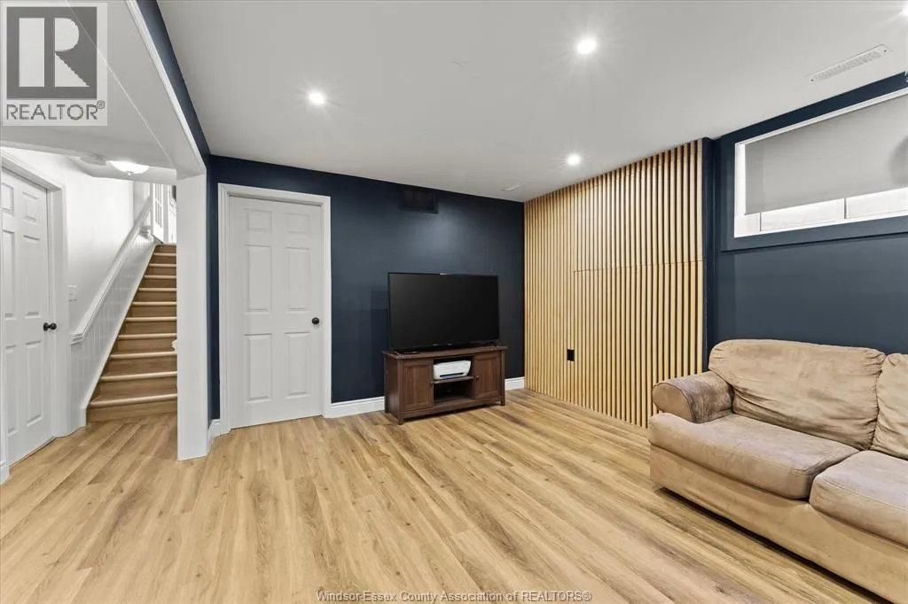234 APPLEWOOD ROAD