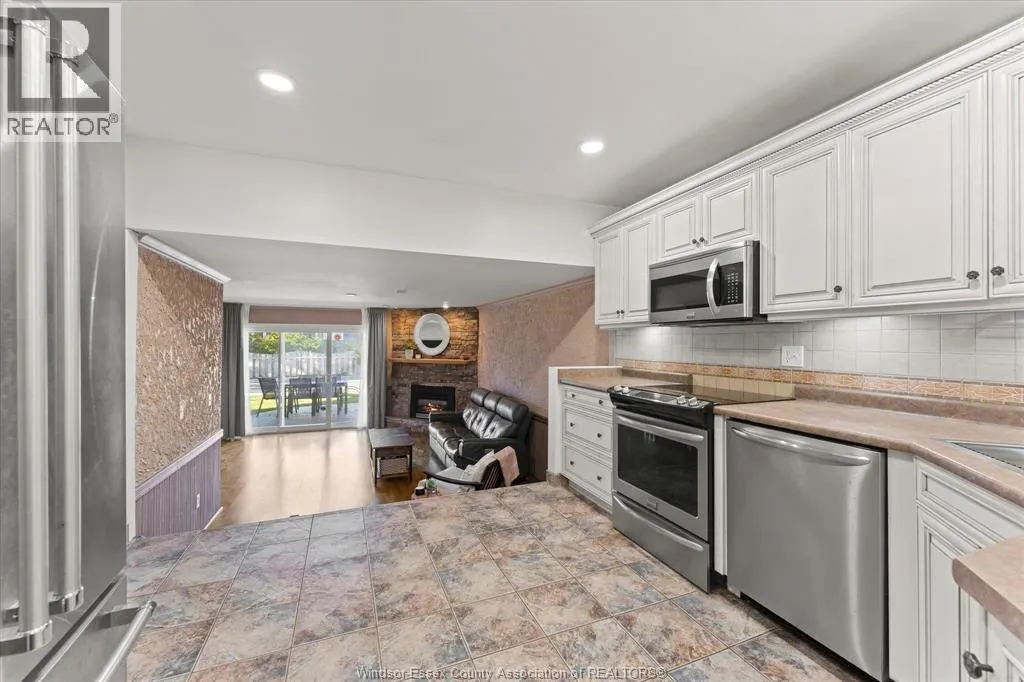 234 APPLEWOOD ROAD