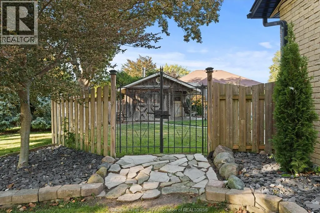 234 APPLEWOOD ROAD