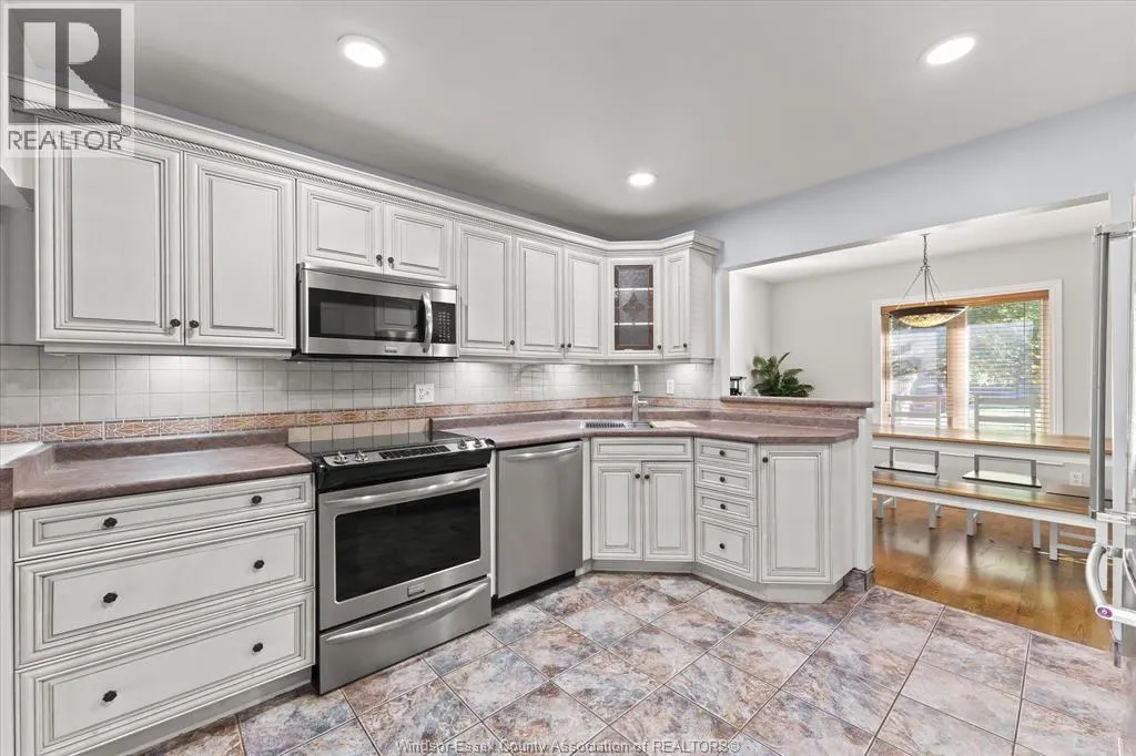 234 APPLEWOOD ROAD