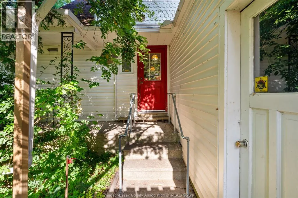 99 Talbot STREET West