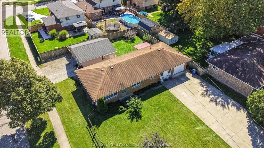410 MCNAUGHTON AVENUE East