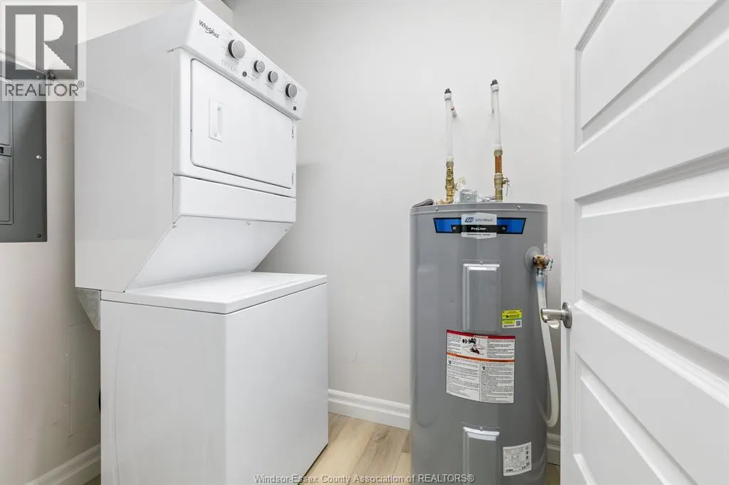 5841 MALDEN Square Unit# 206