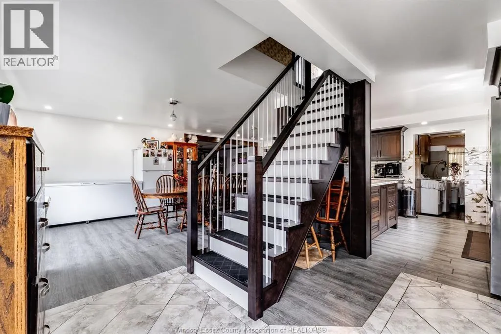 60 Talbot ROAD East