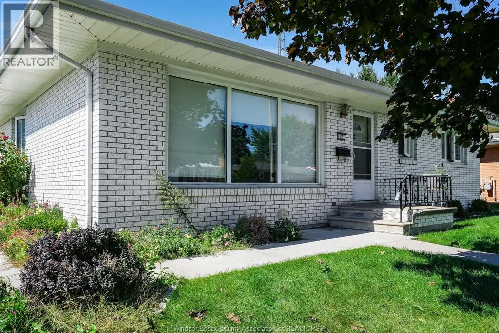 85 Lutsch AVENUE