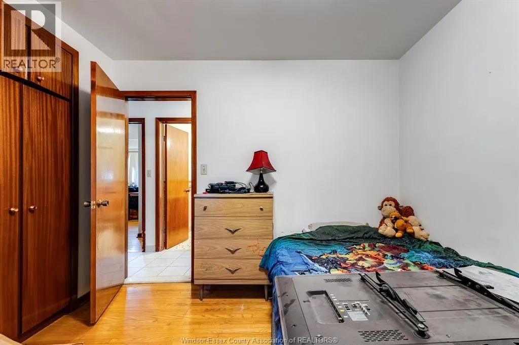 85 Lutsch AVENUE