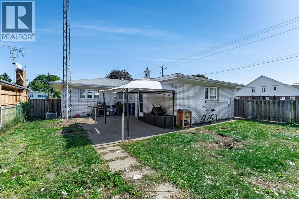 85 Lutsch AVENUE
