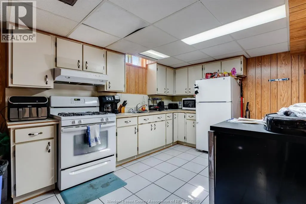 85 Lutsch AVENUE