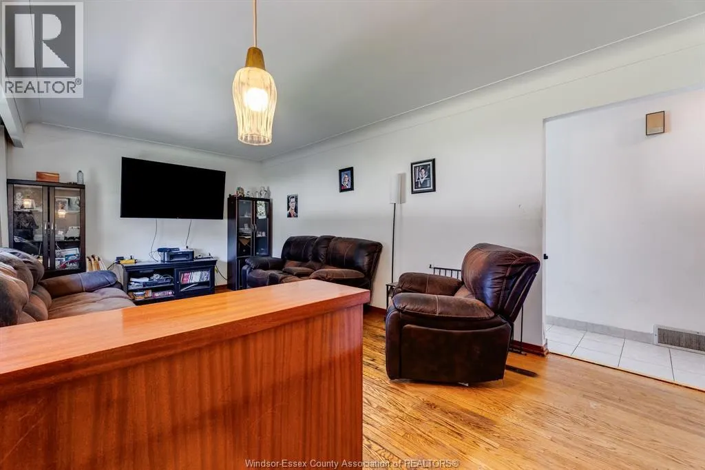 85 Lutsch AVENUE