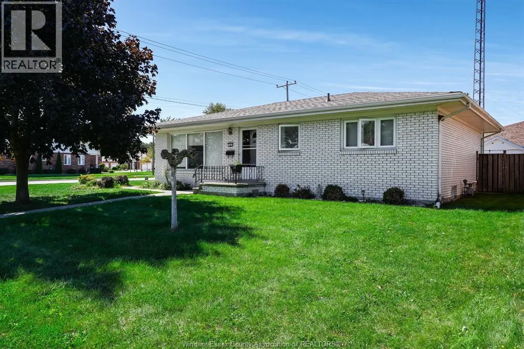85 Lutsch AVENUE