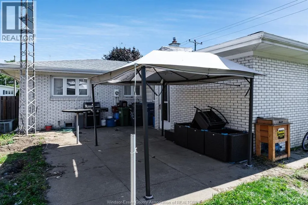 85 Lutsch AVENUE