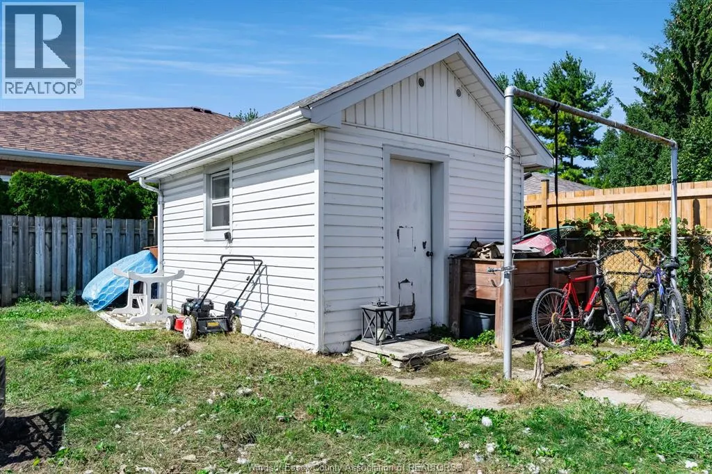 85 Lutsch AVENUE