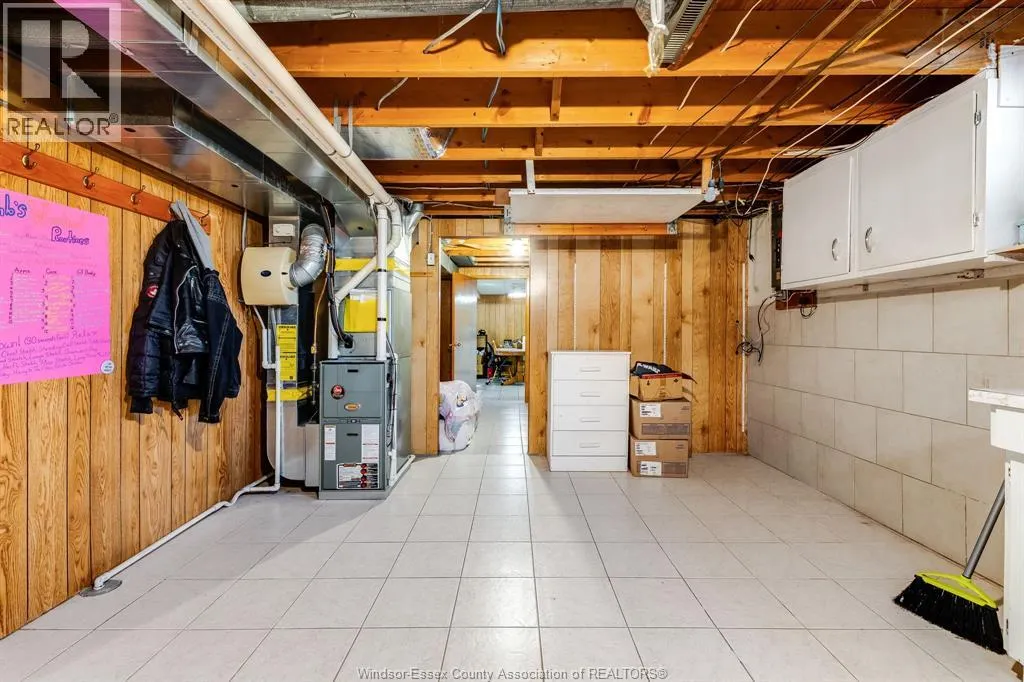 85 Lutsch AVENUE
