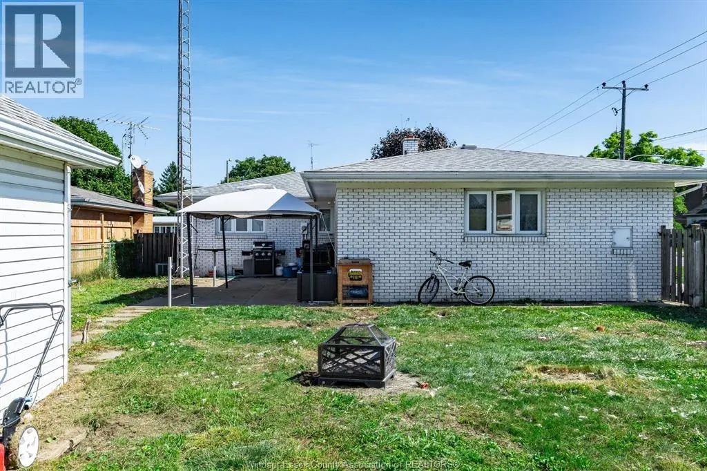85 Lutsch AVENUE