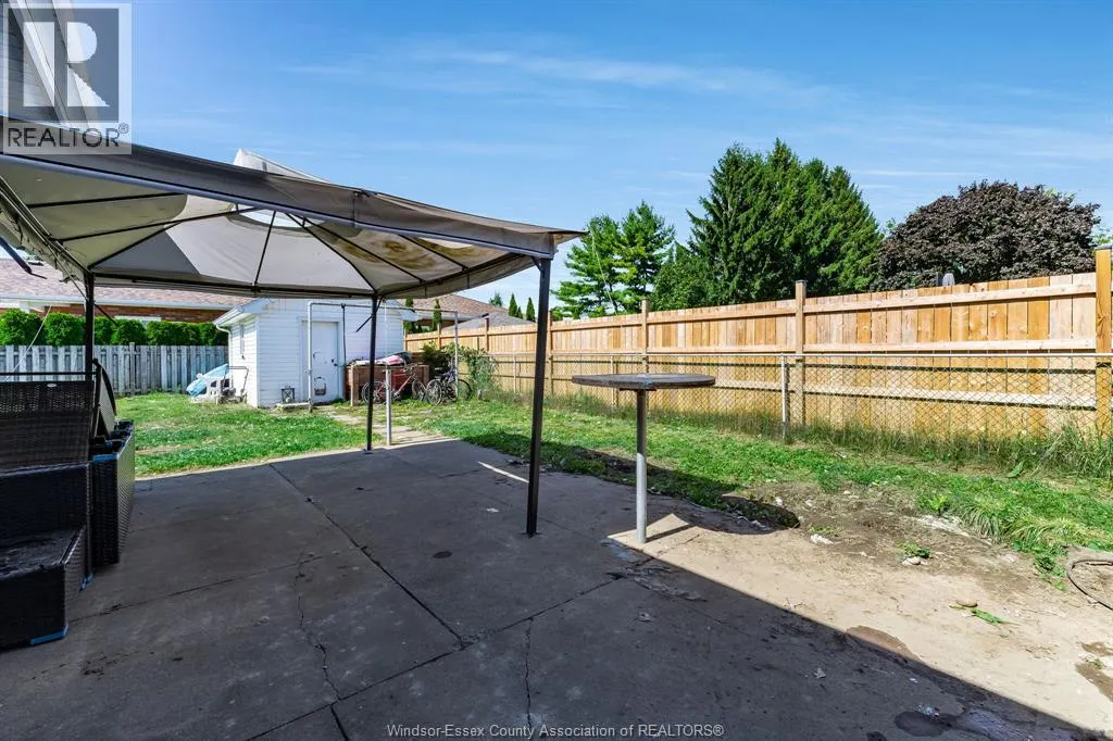 85 Lutsch AVENUE