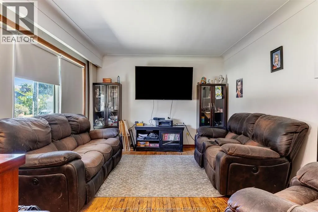 85 Lutsch AVENUE
