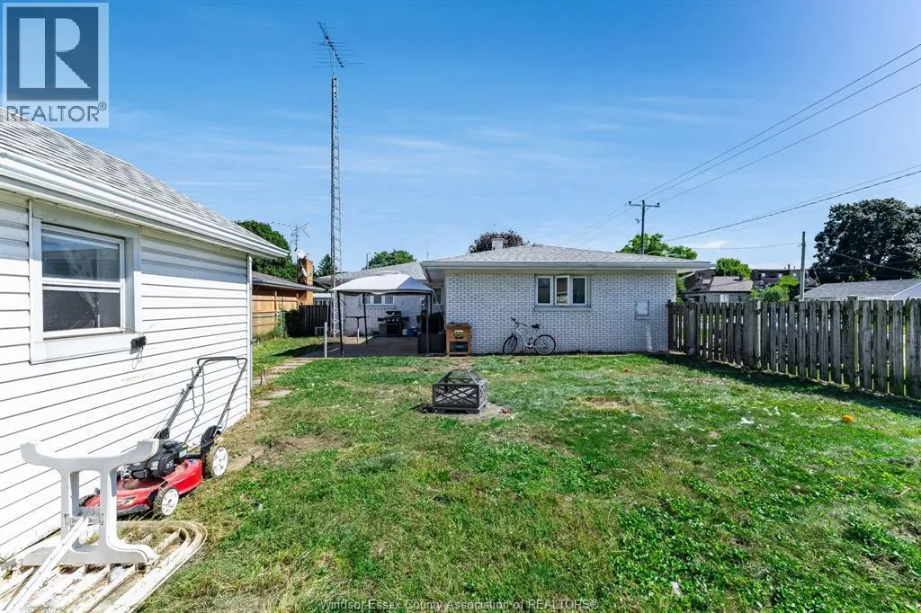 85 Lutsch AVENUE