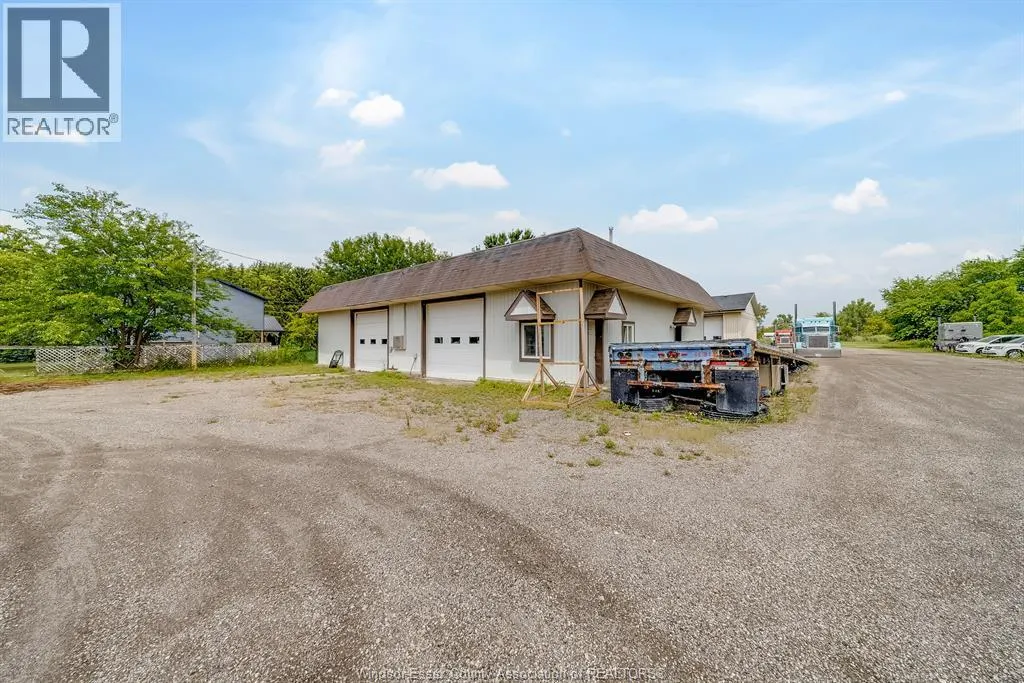 737-739 COUNTY RD 2
