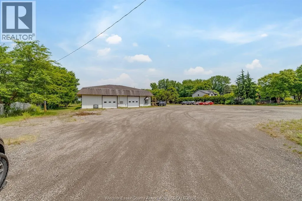 737-739 COUNTY RD 2