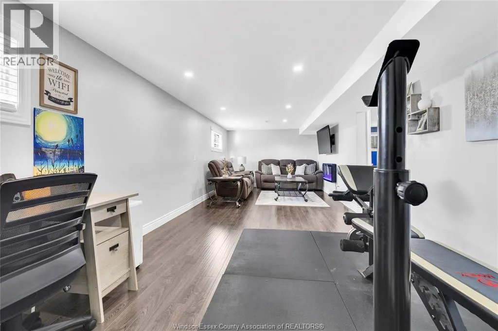 458 DESJARDINS CRESCENT