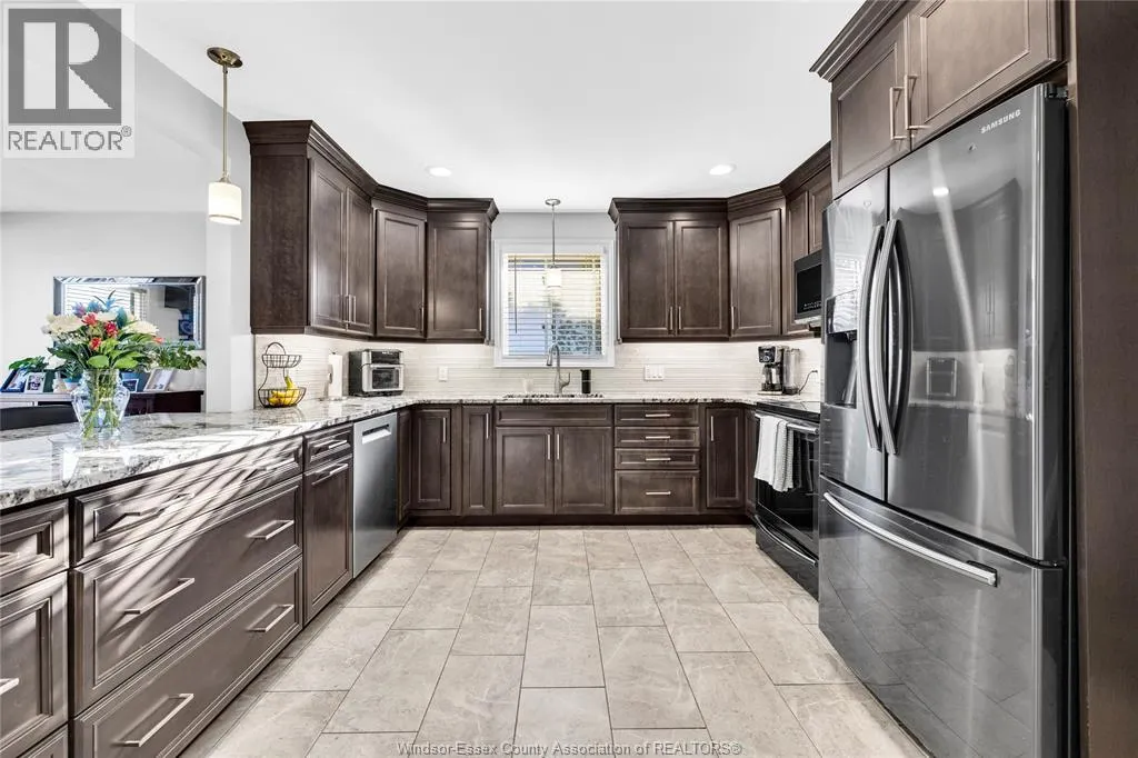 458 DESJARDINS CRESCENT