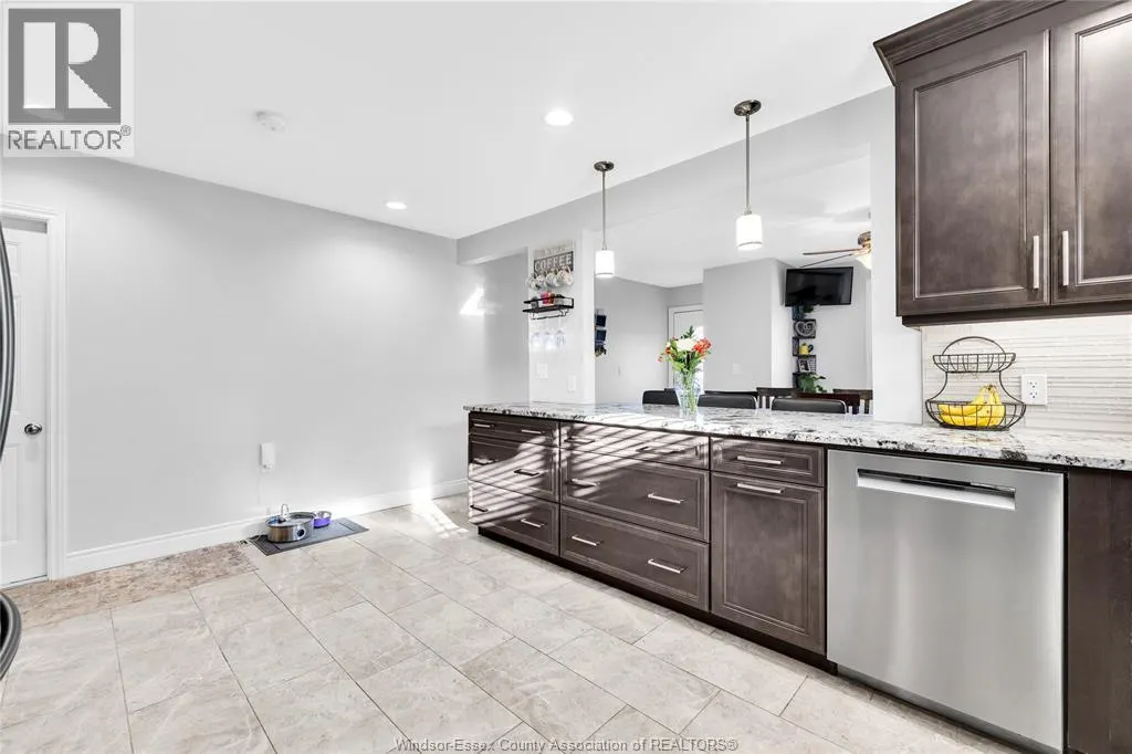 458 DESJARDINS CRESCENT