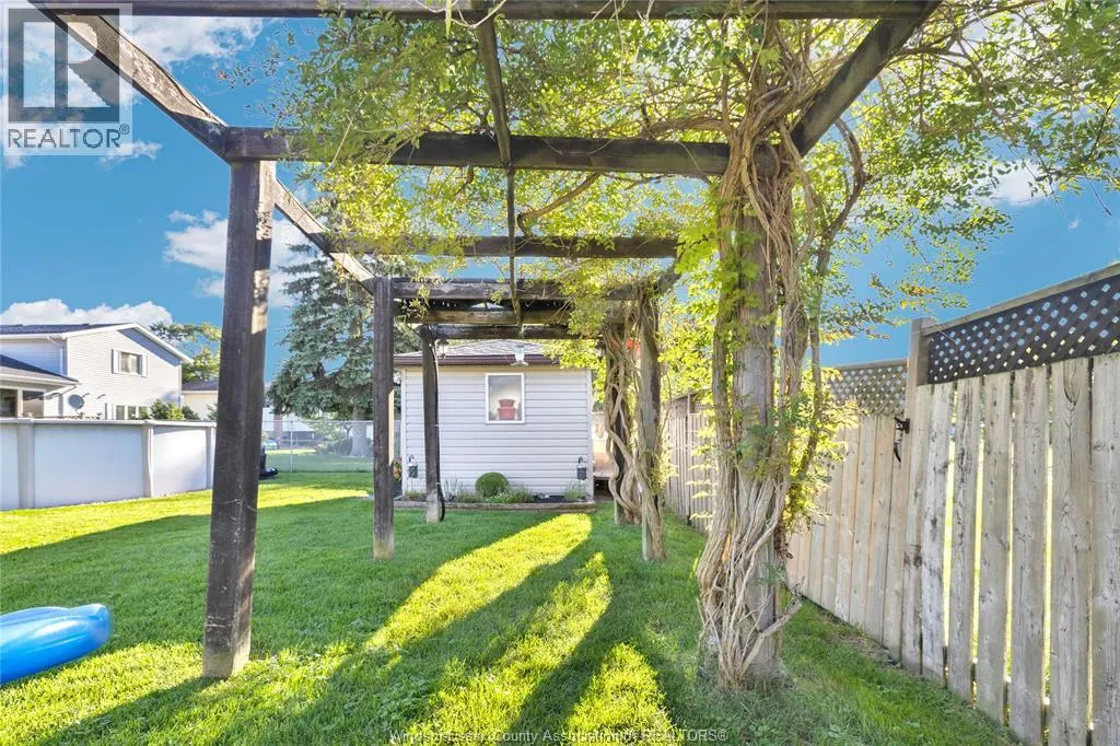458 DESJARDINS CRESCENT