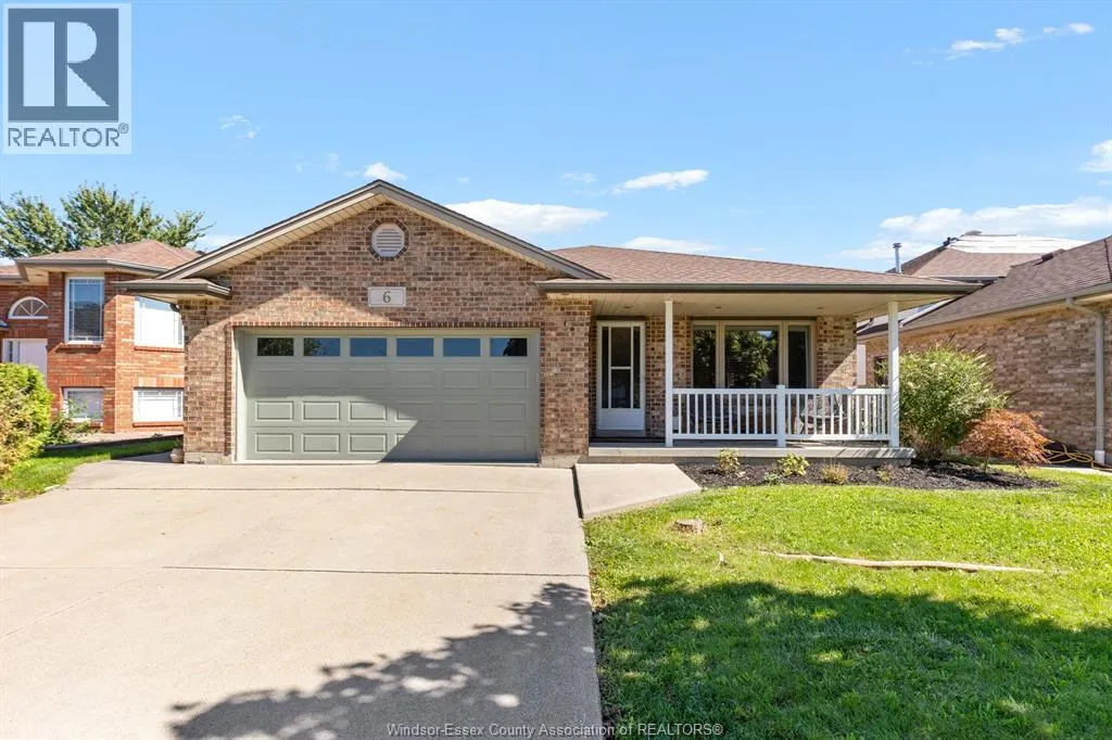 6 REYNOLDS COURT